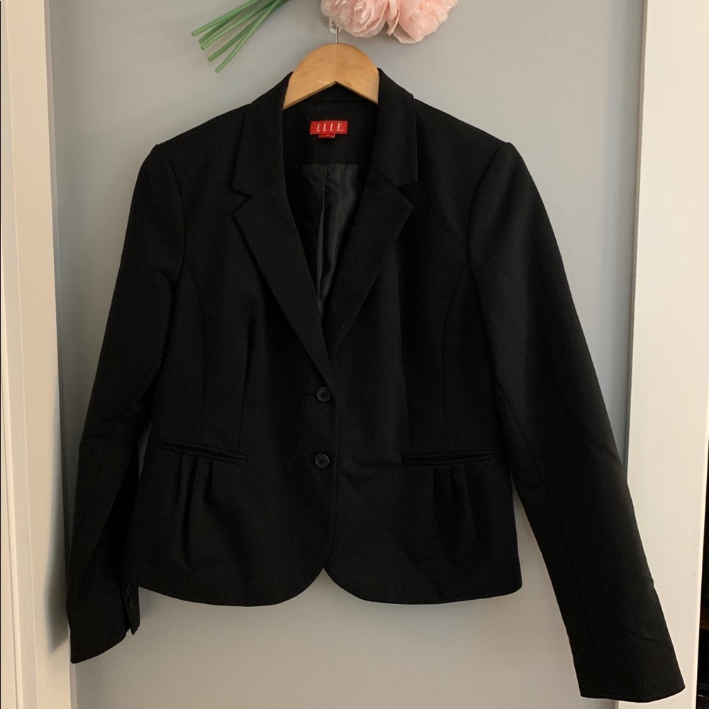 ELLE Black Pleaded front Blazer